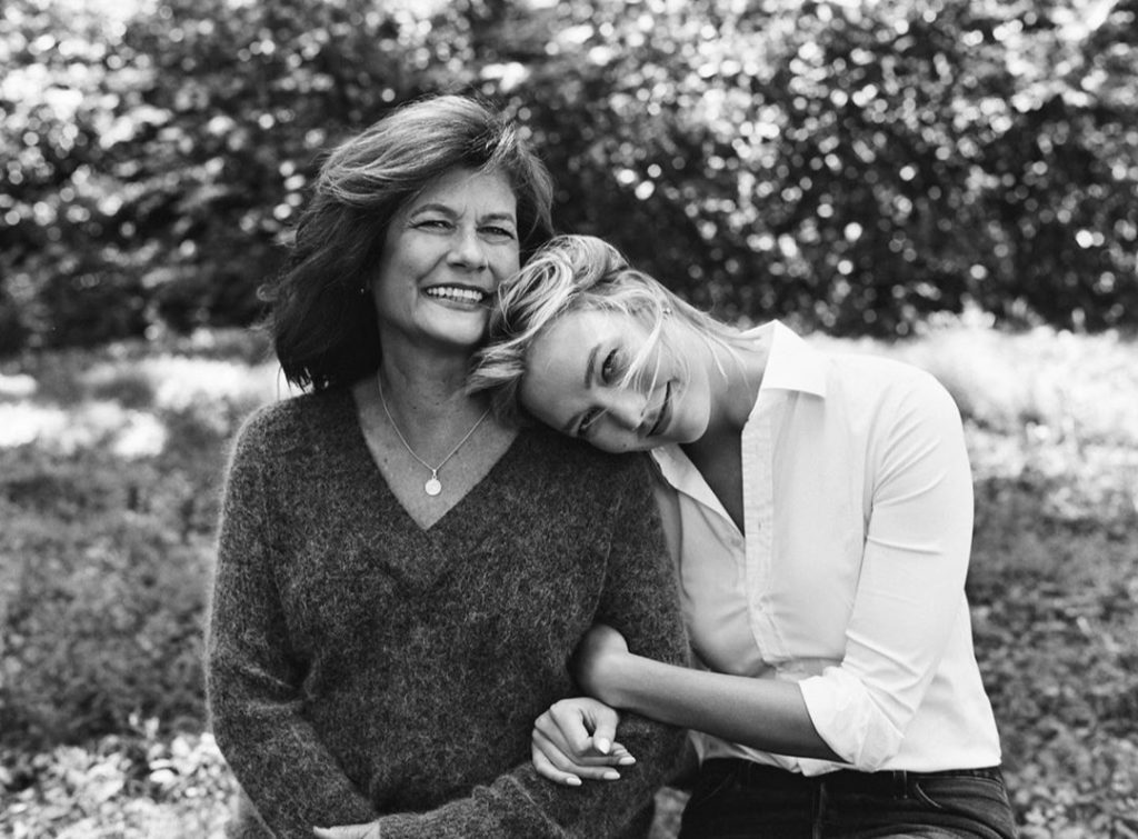Karlie Kloss with her mom