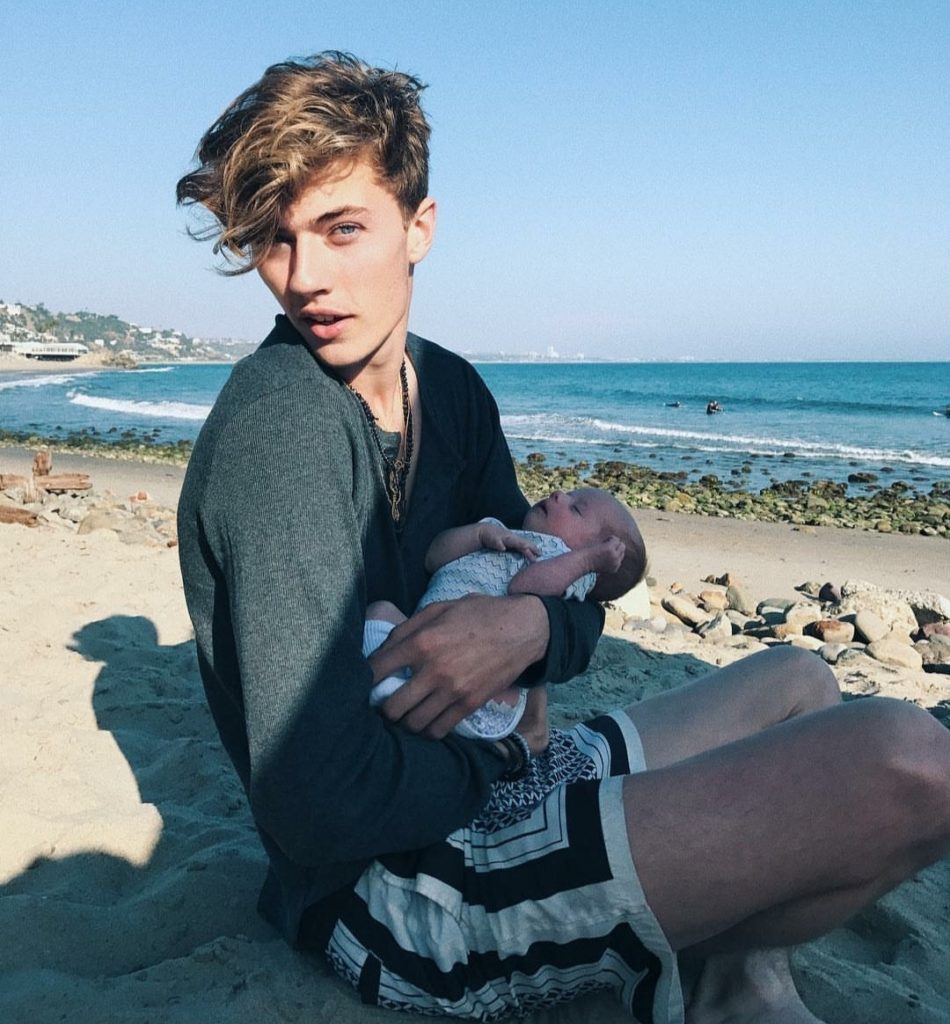 Lucky Blue Smith with daughter