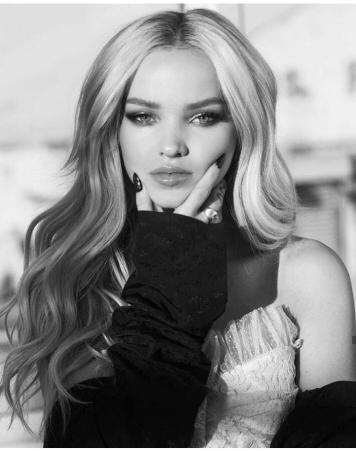 Dove Cameron 